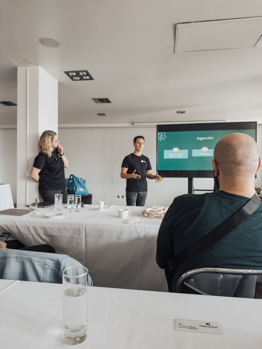 Interaktív üzleti workshop résztvevőkkel